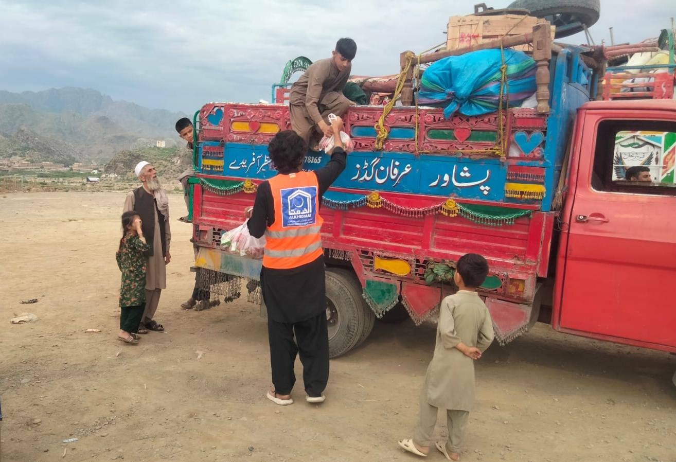 Alkhidmat Foundation Sets Up Relief Camp for Returning Afghan Refugees